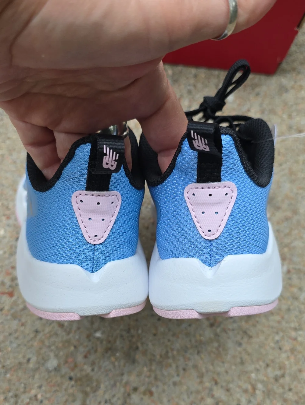 NWT New Balance Rave Run V2 PKRAVBL2 Black Pink Sneakers Size Girl's 11.5 WIDE